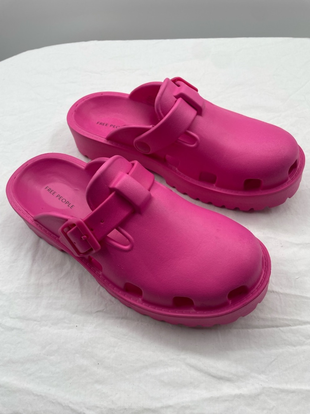 NEW! Free People Karlie Buckle Clogs. 7. - Picture 3 of 14